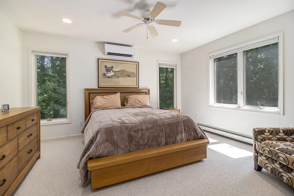 5410 W Oak Ridge Drive Ludington, MI 49431