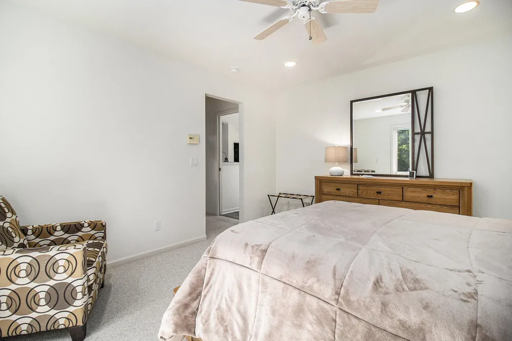 5410 W Oak Ridge Drive Ludington, MI 49431