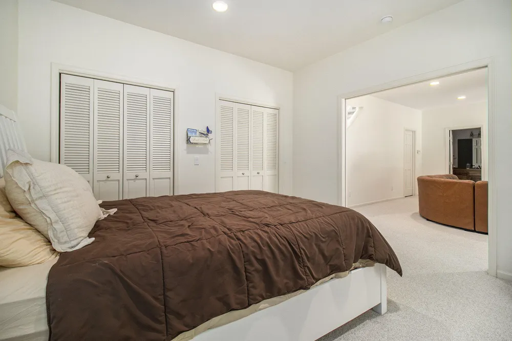 5410 W Oak Ridge Drive Ludington, MI 49431