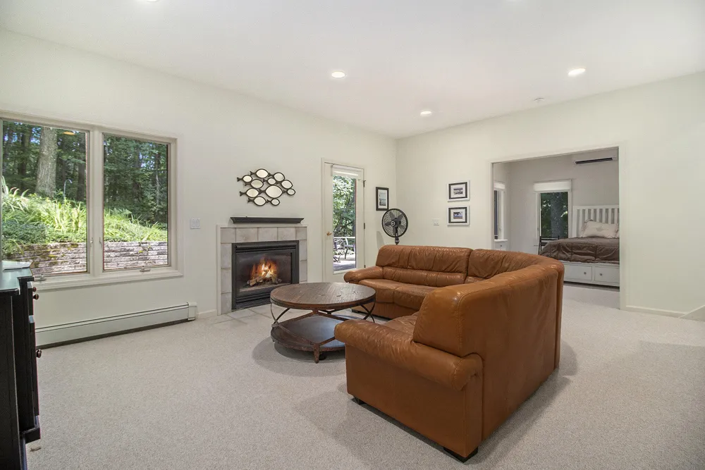 5410 W Oak Ridge Drive Ludington, MI 49431