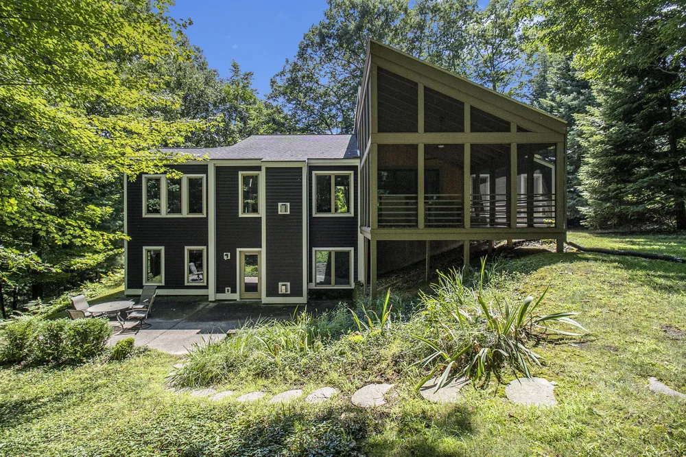 5410 W Oak Ridge Drive Ludington, MI 49431
