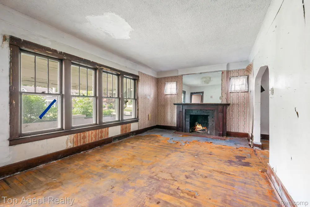 195 Eason Street Highland Park City, MI 48203