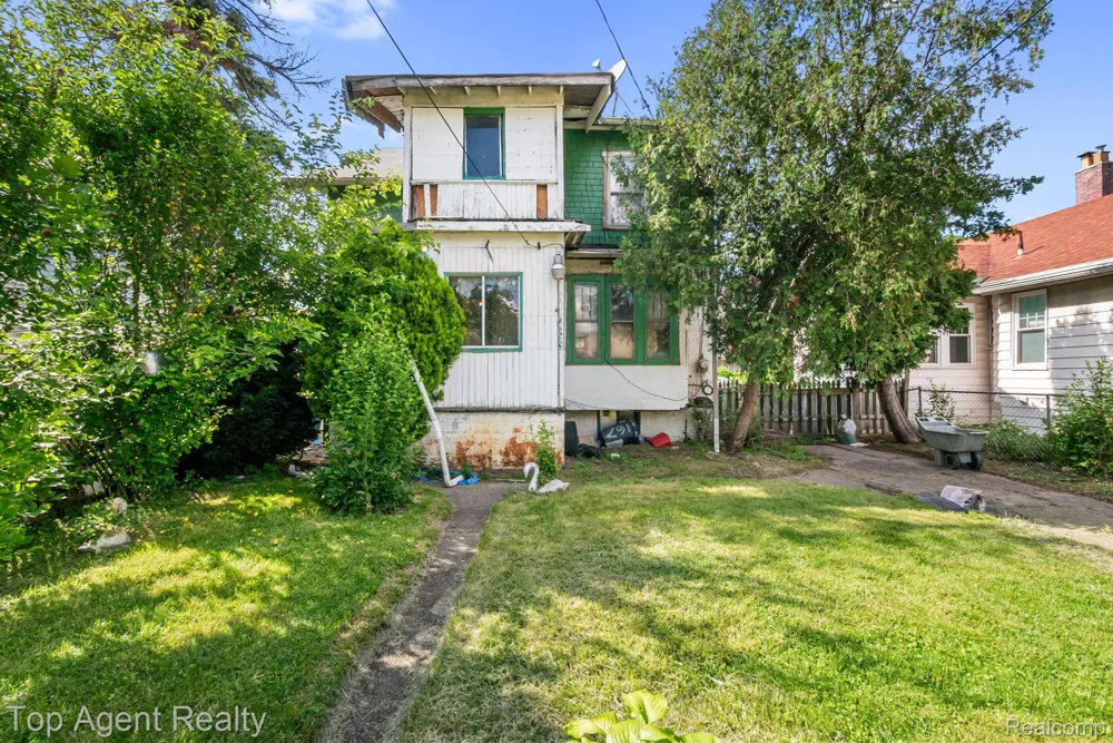 195 Eason Street Highland Park City, MI 48203