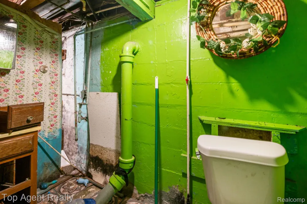195 Eason Street Highland Park City, MI 48203