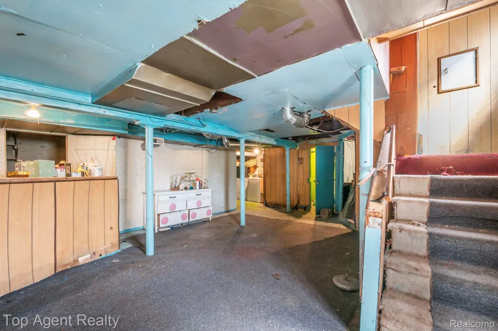 195 Eason Street Highland Park City, MI 48203