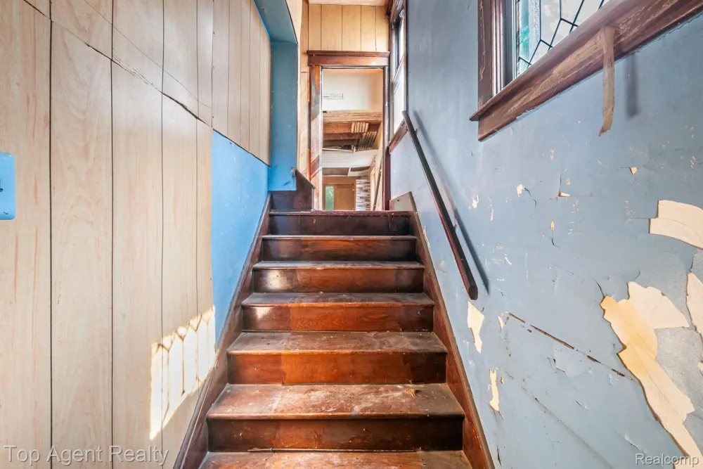 195 Eason Street Highland Park City, MI 48203