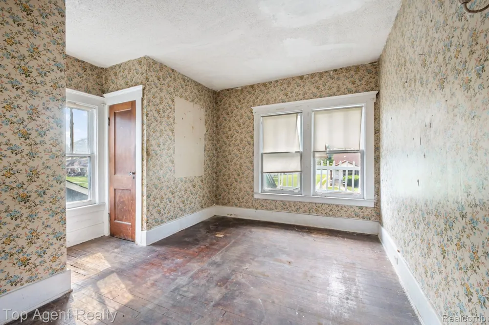 195 Eason Street Highland Park City, MI 48203