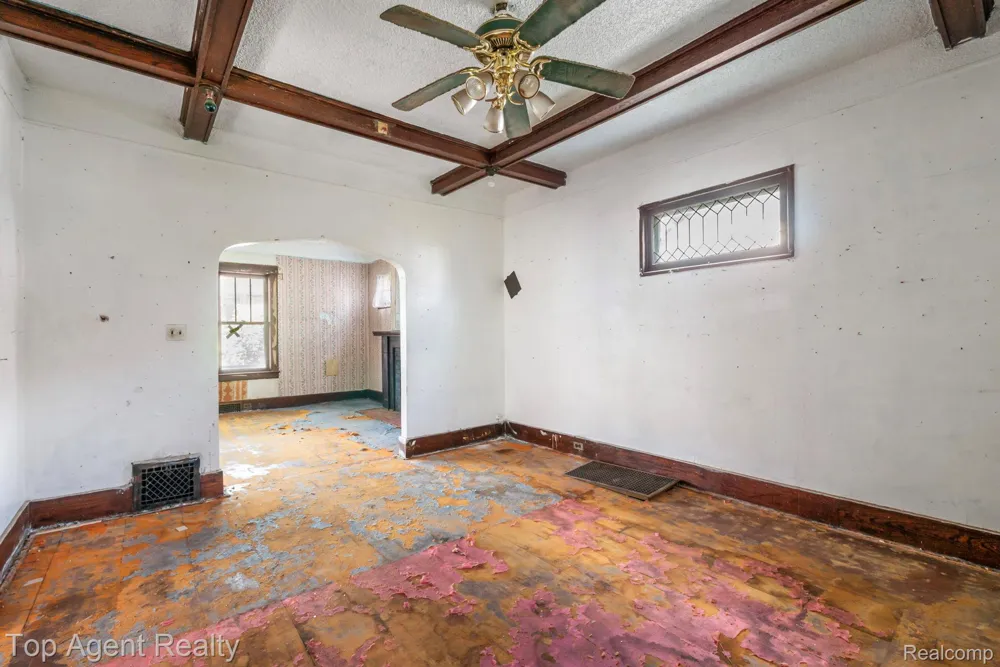 195 Eason Street Highland Park City, MI 48203