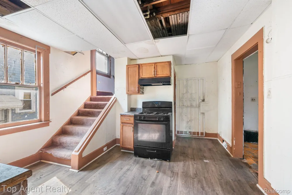 195 Eason Street Highland Park City, MI 48203