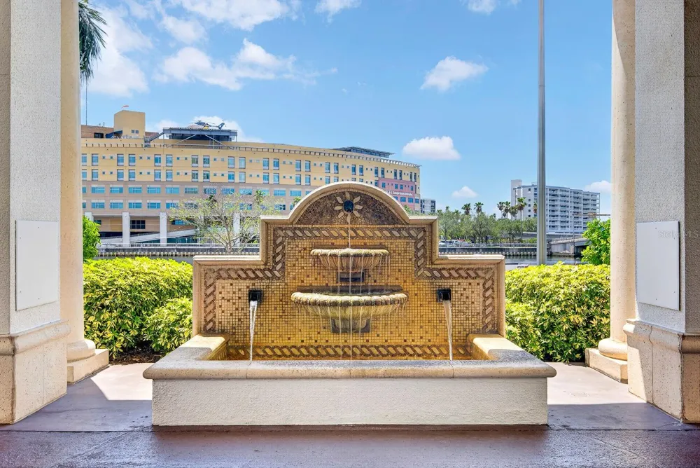 345 BAYSHORE BOULEVARD #403 Tampa, FL 33606