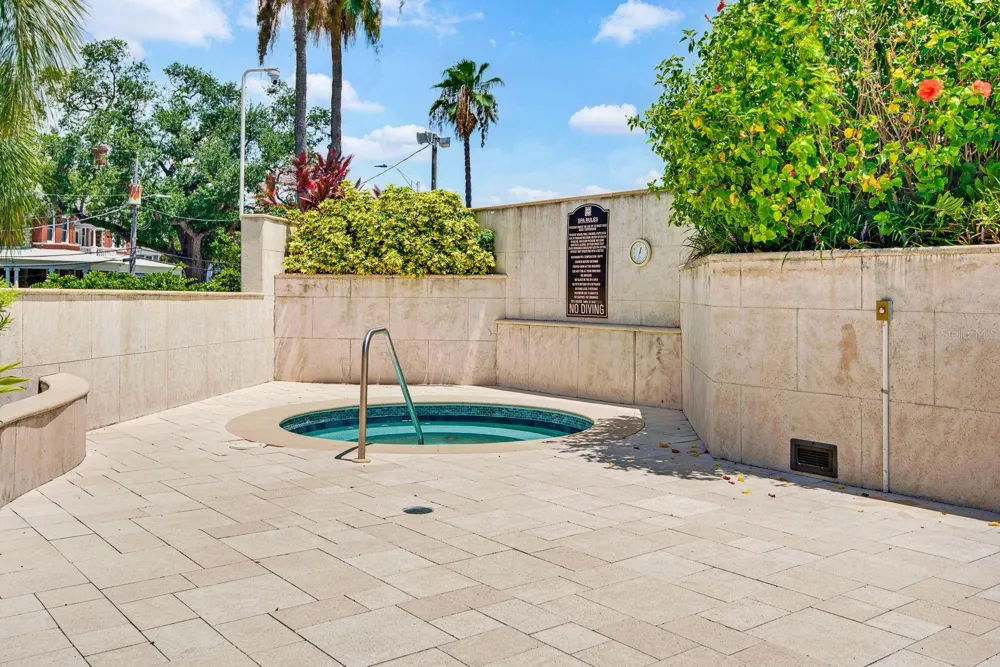 345 BAYSHORE BOULEVARD #403 Tampa, FL 33606
