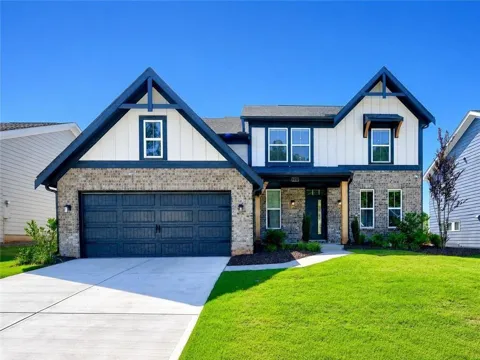 213 Catalpa Grove