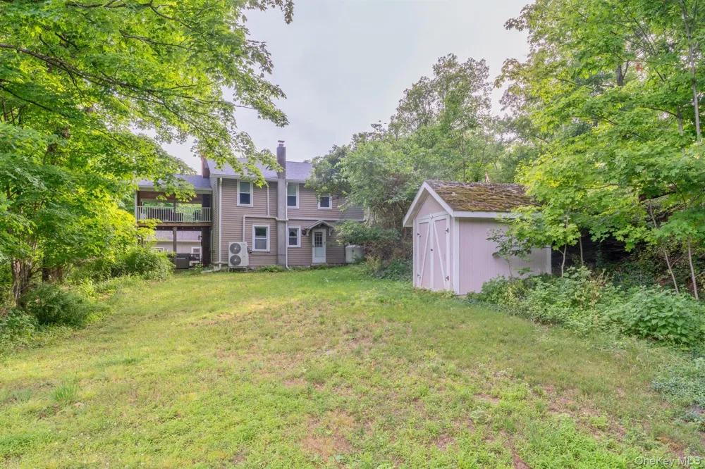 542 Blue Mountain Road Saugerties, NY 12477