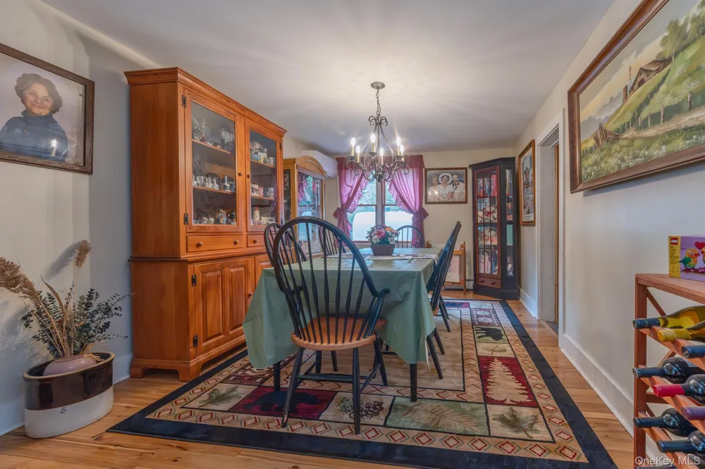 542 Blue Mountain Road Saugerties, NY 12477