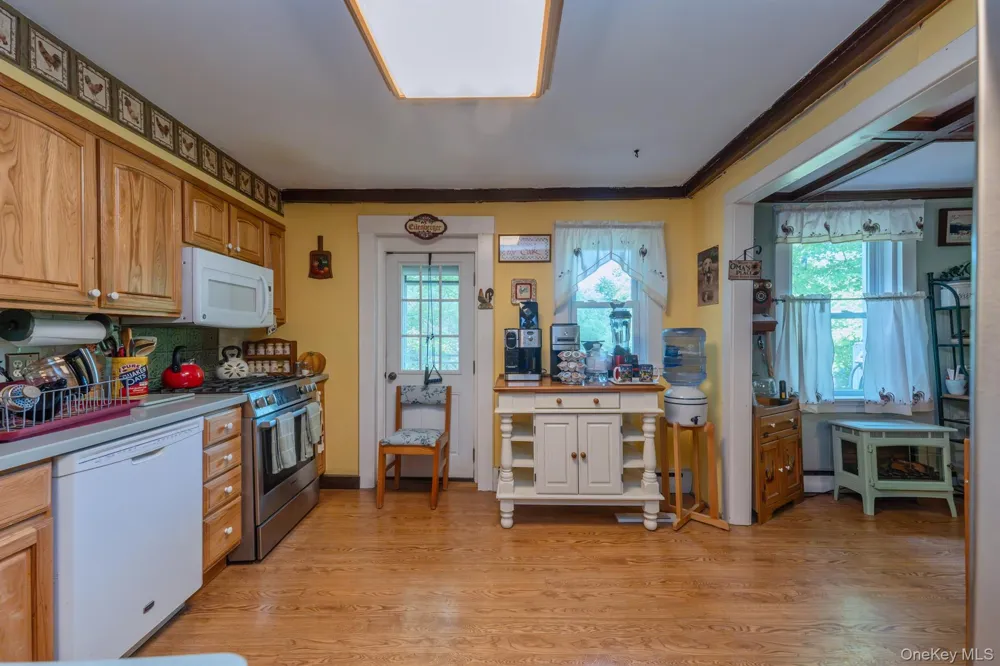 542 Blue Mountain Road Saugerties, NY 12477