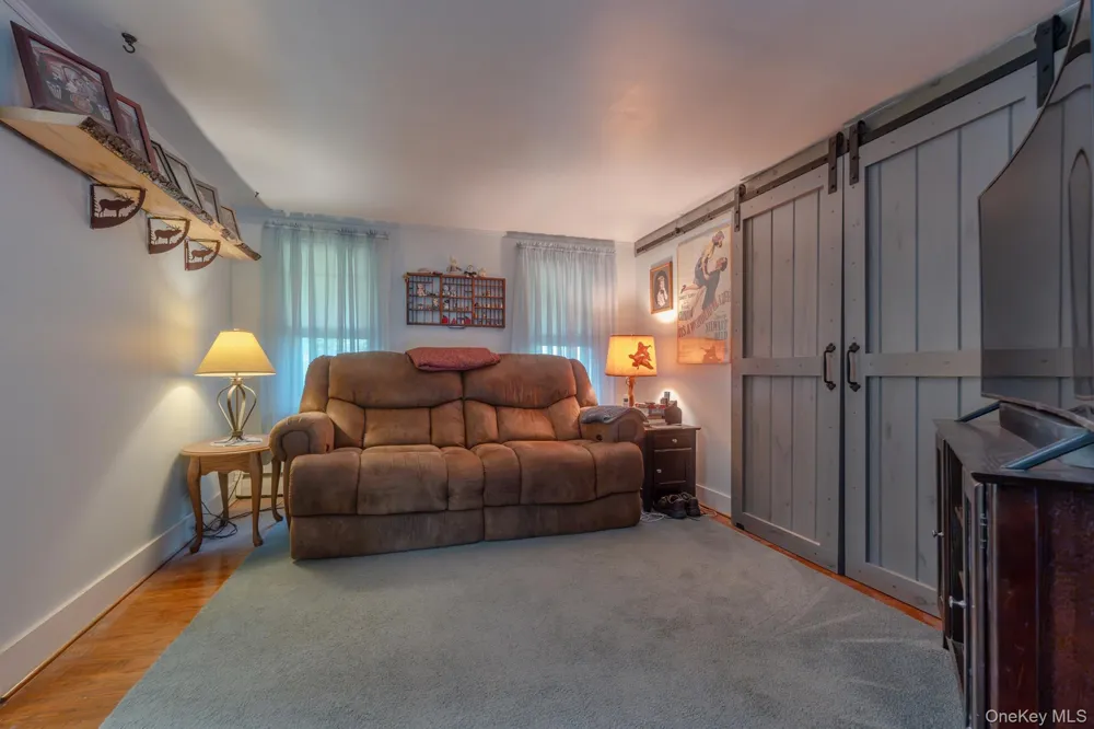 542 Blue Mountain Road Saugerties, NY 12477