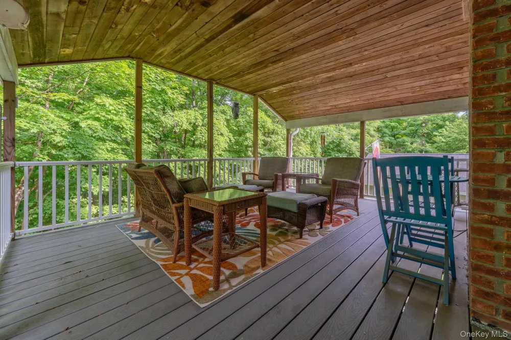 542 Blue Mountain Road Saugerties, NY 12477