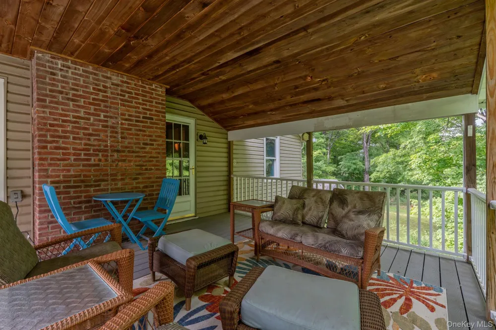 542 Blue Mountain Road Saugerties, NY 12477