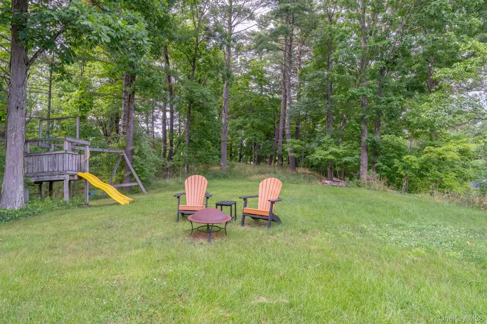 542 Blue Mountain Road Saugerties, NY 12477
