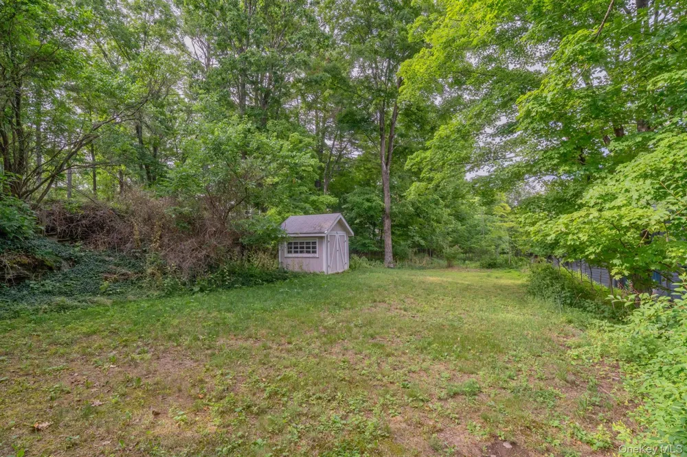 542 Blue Mountain Road Saugerties, NY 12477