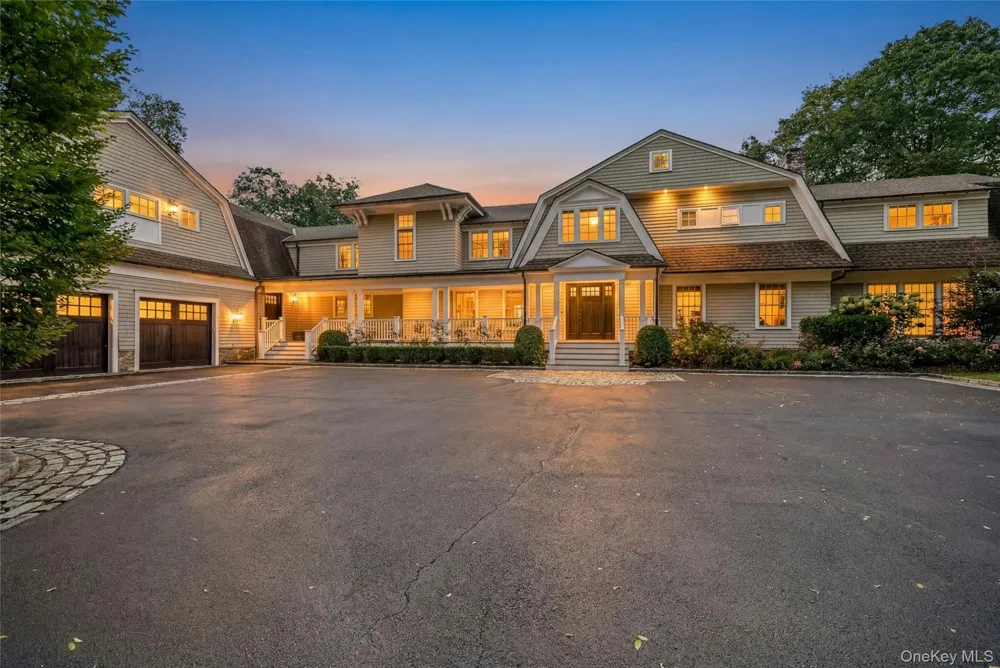 192 Burtis Lane Muttontown, NY 11791