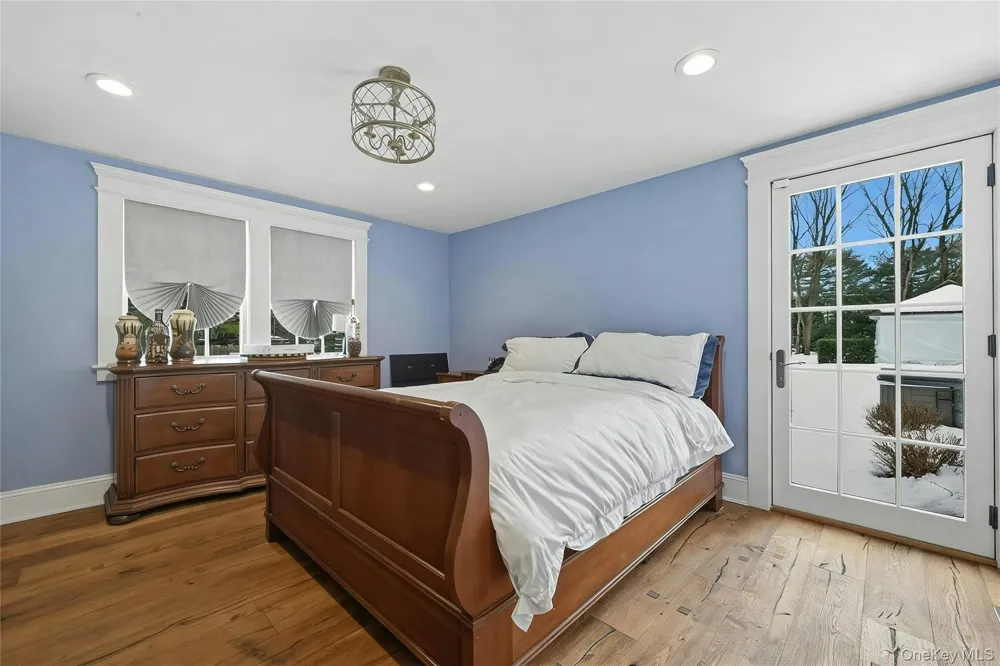 192 Burtis Lane Muttontown, NY 11791