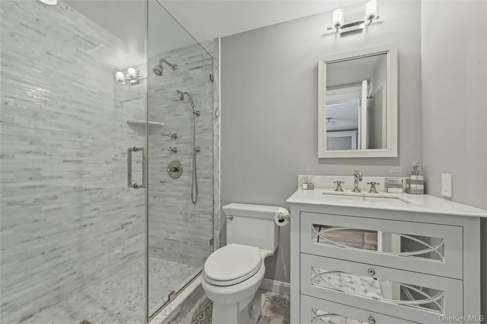 192 Burtis Lane Muttontown, NY 11791