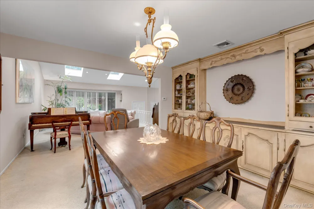 189 Regent Drive Lido Beach, NY 11561