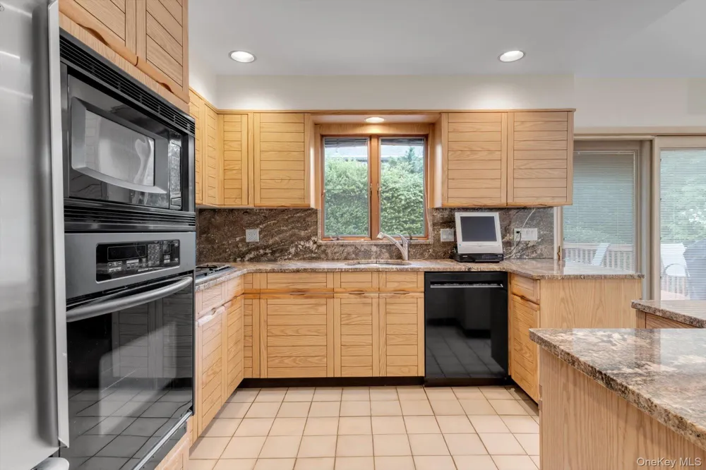 189 Regent Drive Lido Beach, NY 11561
