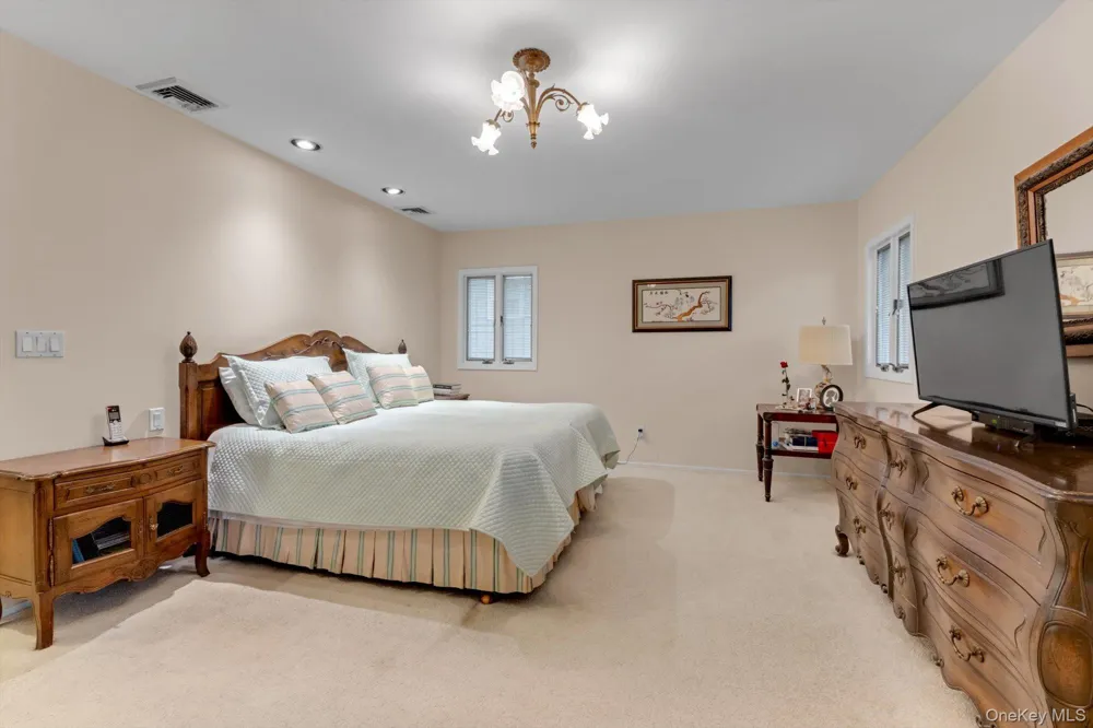 189 Regent Drive Lido Beach, NY 11561