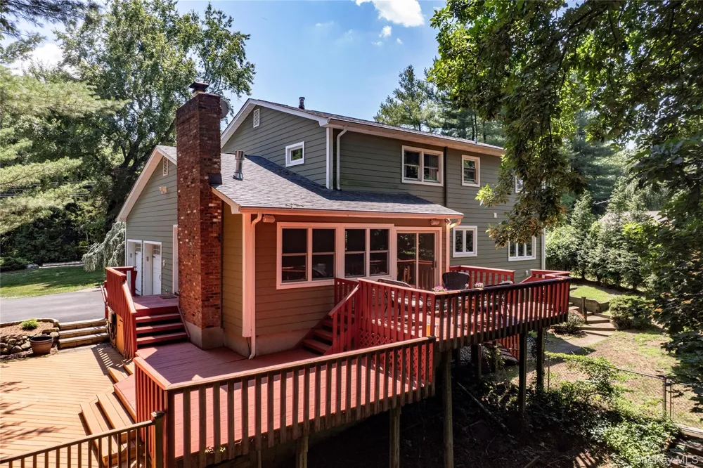 12 Sickletown Road Pearl River, NY 10965