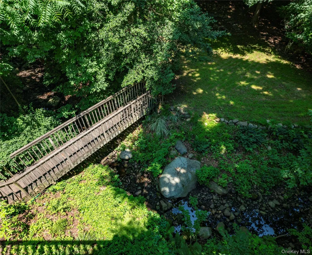 12 Sickletown Road Pearl River, NY 10965