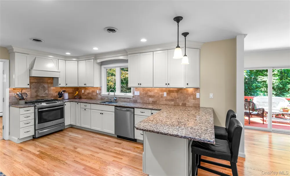 12 Sickletown Road Pearl River, NY 10965