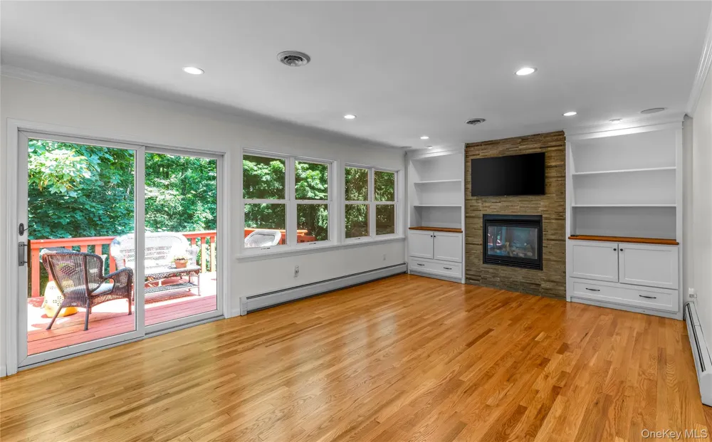 12 Sickletown Road Pearl River, NY 10965
