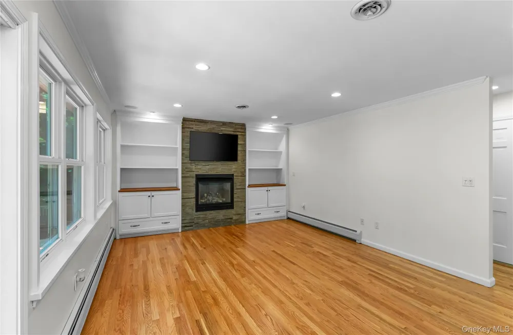 12 Sickletown Road Pearl River, NY 10965