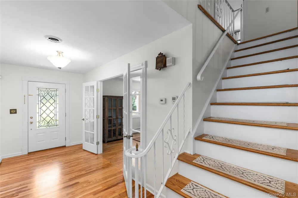 12 Sickletown Road Pearl River, NY 10965