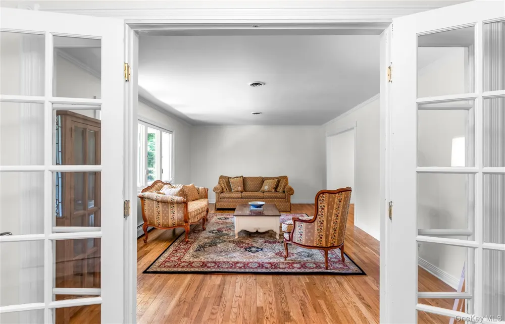 12 Sickletown Road Pearl River, NY 10965