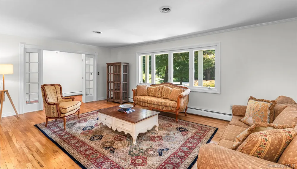 12 Sickletown Road Pearl River, NY 10965