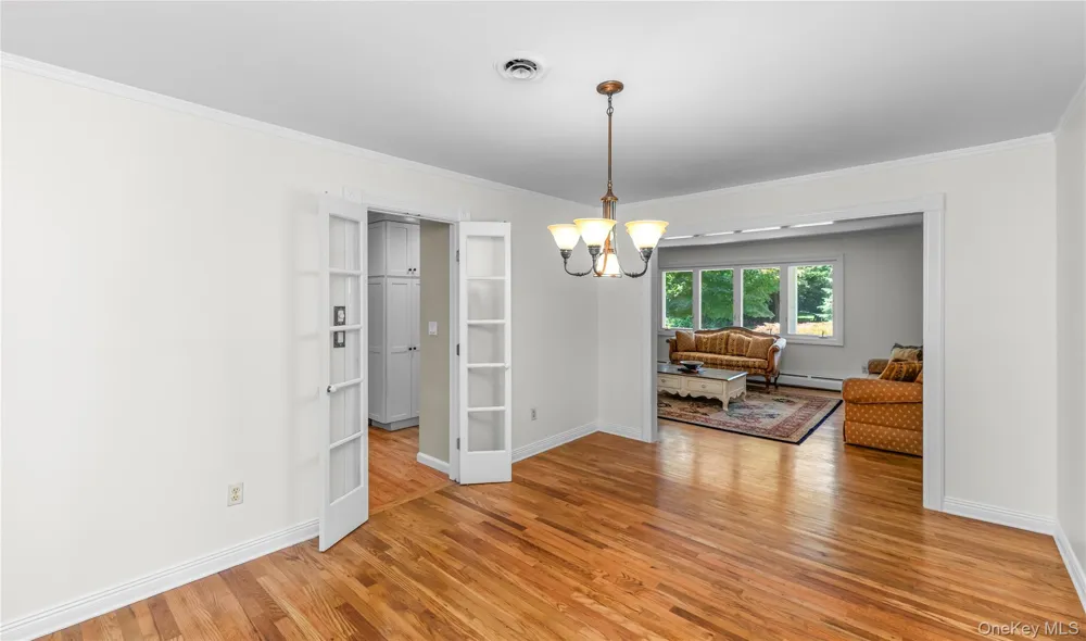 12 Sickletown Road Pearl River, NY 10965