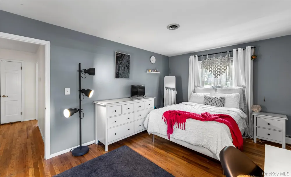 12 Sickletown Road Pearl River, NY 10965