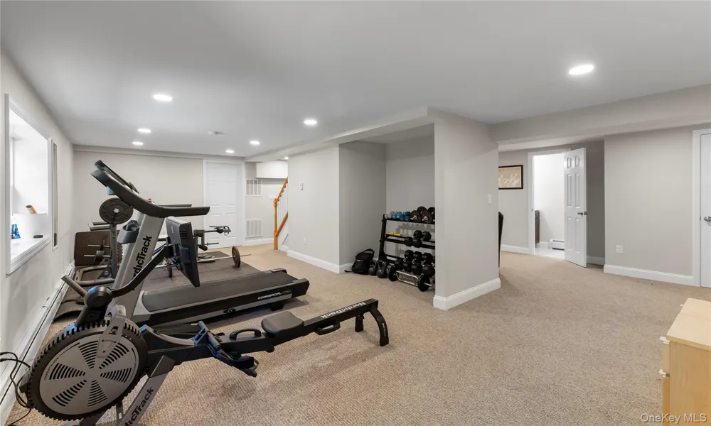 12 Sickletown Road Pearl River, NY 10965