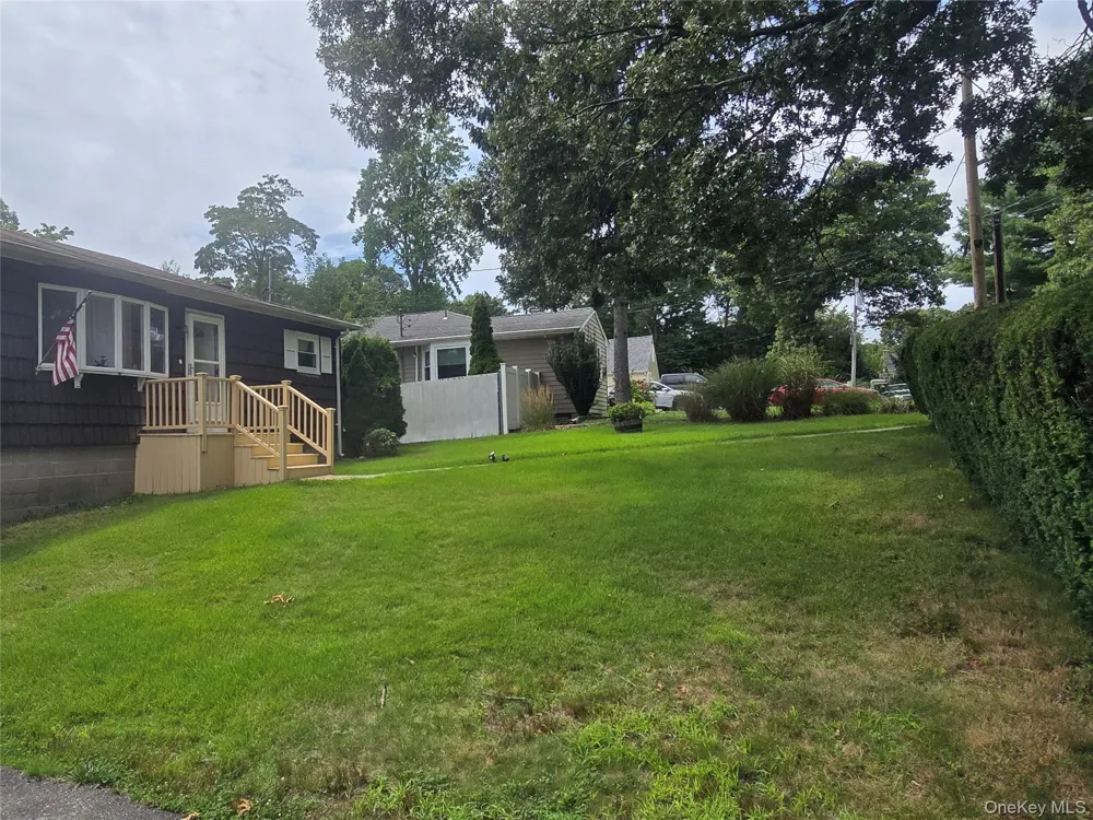 20 Birch Avenue Farmingville, NY 11738