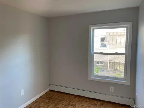 158 Rhodes Avenue