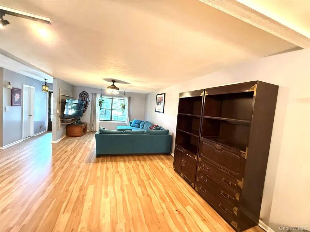 164 Somerset Drive Suffern, NY 10901