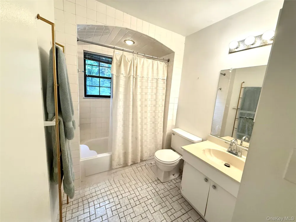164 Somerset Drive Suffern, NY 10901