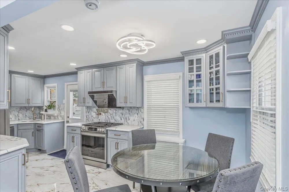 120 10th Street New Hyde Park, NY 11040