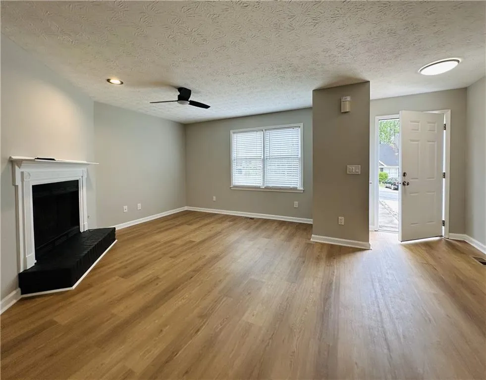 1016 Kennesborough Road NW Kennesaw, GA 30144