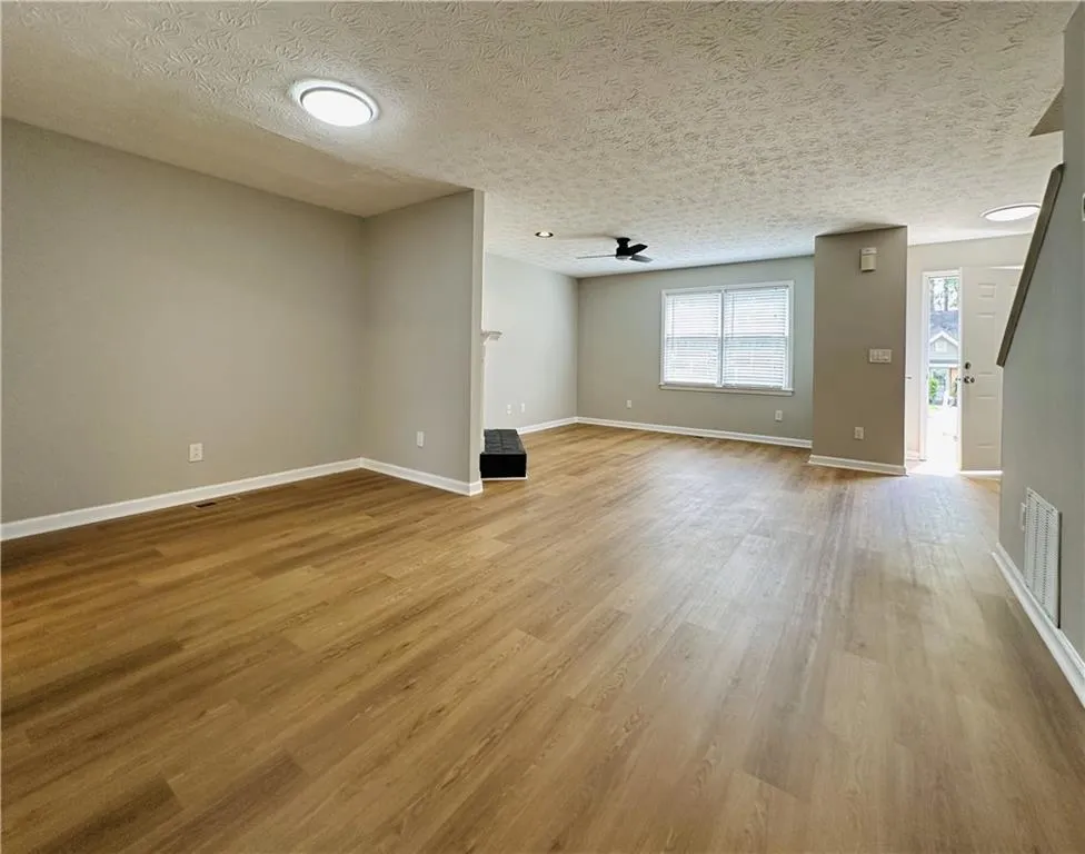 1016 Kennesborough Road NW Kennesaw, GA 30144