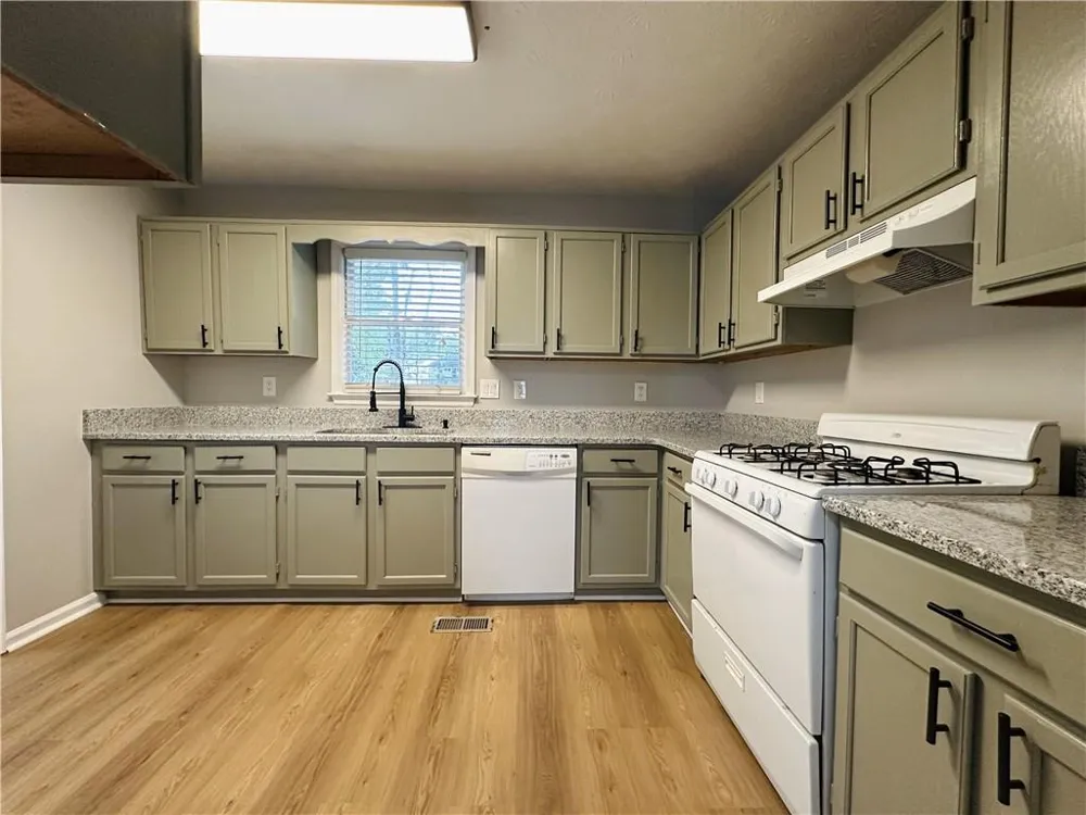 1016 Kennesborough Road NW Kennesaw, GA 30144