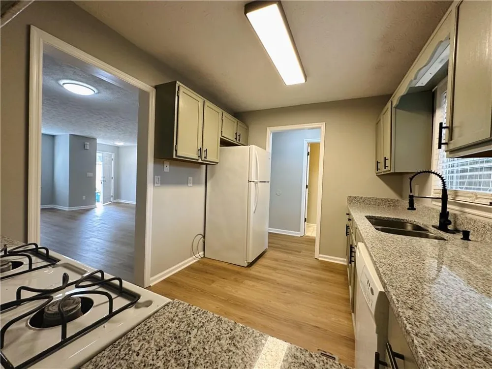 1016 Kennesborough Road NW Kennesaw, GA 30144